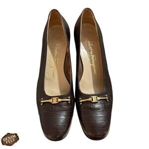 Salvatore Ferragamo Brown Croc-Embossed Vara Heels Gold Bit Buckle Sz 8 2A Italy